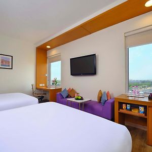 Deluxe Room Twin Bed